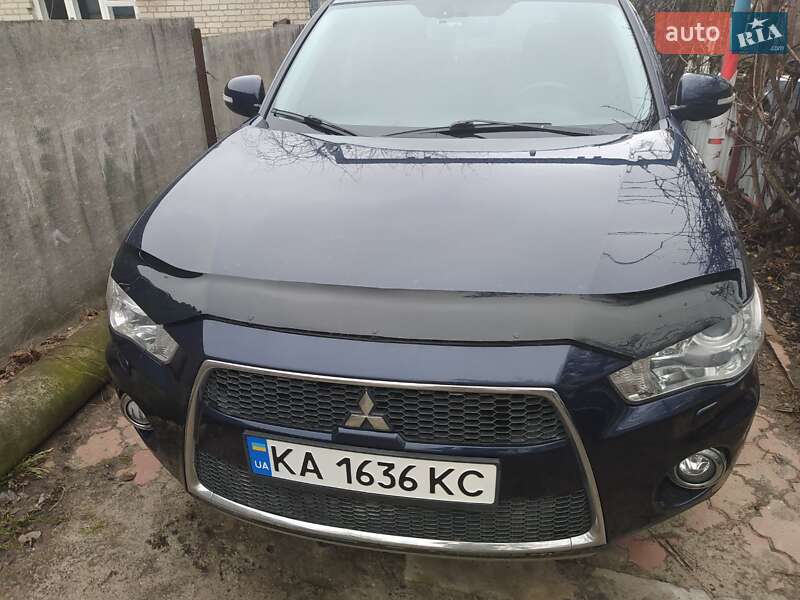 Внедорожник / Кроссовер Mitsubishi Outlander XL 2010 в Боярке