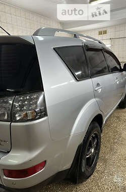 Позашляховик / Кросовер Mitsubishi Outlander XL 2007 в Харкові