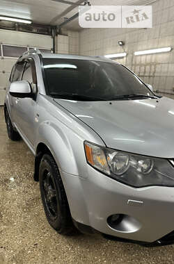 Позашляховик / Кросовер Mitsubishi Outlander XL 2007 в Харкові