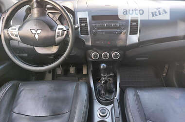 Внедорожник / Кроссовер Mitsubishi Outlander XL 2007 в Косове