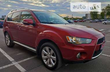 Позашляховик / Кросовер Mitsubishi Outlander XL 2010 в Луцьку