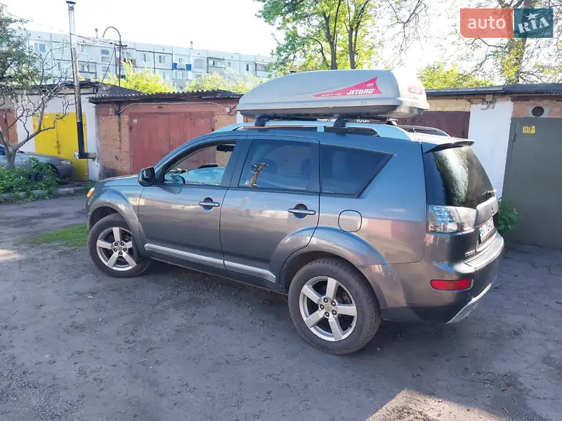 Mitsubishi Outlander XL