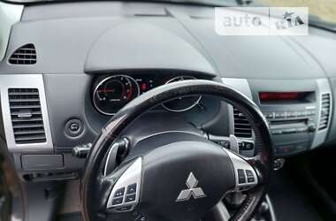 Внедорожник / Кроссовер Mitsubishi Outlander XL 2011 в Червонограде