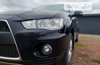 Внедорожник / Кроссовер Mitsubishi Outlander XL 2011 в Червонограде