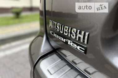 Позашляховик / Кросовер Mitsubishi Outlander XL 2010 в Дрогобичі