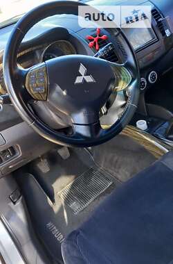 Внедорожник / Кроссовер Mitsubishi Outlander XL 2008 в Черновцах