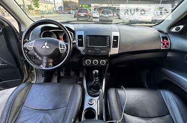 Позашляховик / Кросовер Mitsubishi Outlander XL 2007 в Києві