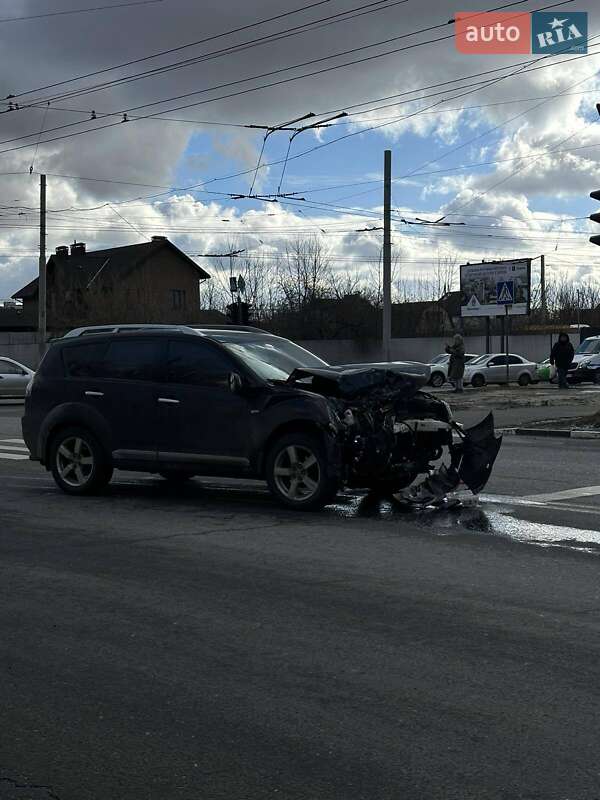 Внедорожник / Кроссовер Mitsubishi Outlander XL 2008 в Харькове