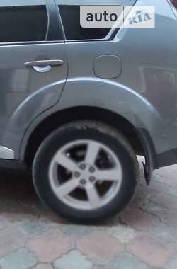 Внедорожник / Кроссовер Mitsubishi Outlander XL 2007 в 