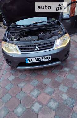 Внедорожник / Кроссовер Mitsubishi Outlander XL 2007 в 