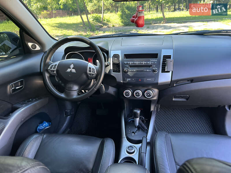 Внедорожник / Кроссовер Mitsubishi Outlander XL 2007 в Харькове