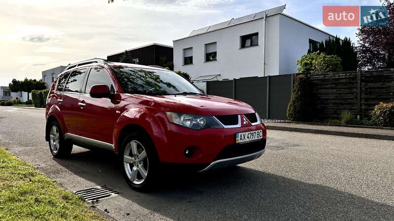 Внедорожник / Кроссовер Mitsubishi Outlander XL 2007 в Ужгороде