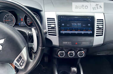 Внедорожник / Кроссовер Mitsubishi Outlander XL 2012 в Луцке