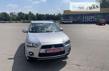 Позашляховик / Кросовер Mitsubishi Outlander XL 2010 в Харкові