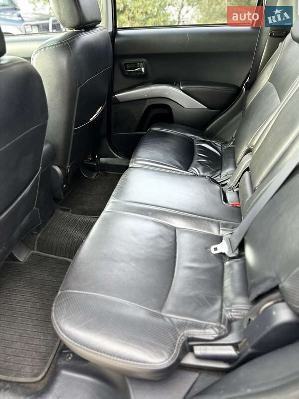 Внедорожник / Кроссовер Mitsubishi Outlander XL 2008 в Киеве