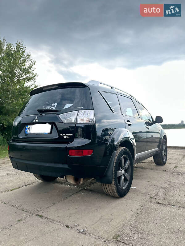 Внедорожник / Кроссовер Mitsubishi Outlander XL 2008 в Киеве