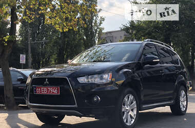 Позашляховик / Кросовер Mitsubishi Outlander XL 2011 в Луцьку