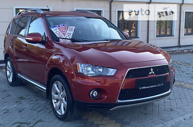 Внедорожник / Кроссовер Mitsubishi Outlander XL 2011 в Косове