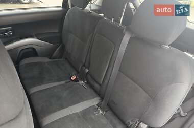 Позашляховик / Кросовер Mitsubishi Outlander XL 2009 в Луцьку