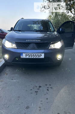 Позашляховик / Кросовер Mitsubishi Outlander XL 2009 в Новій Водолагі