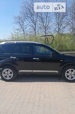 Позашляховик / Кросовер Mitsubishi Outlander XL 2008 в Кельменцях