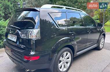 Внедорожник / Кроссовер Mitsubishi Outlander XL 2010 в 