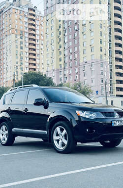 Позашляховик / Кросовер Mitsubishi Outlander XL 2008 в Києві