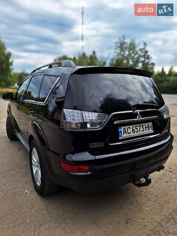 Внедорожник / Кроссовер Mitsubishi Outlander XL 2010 в Ковеле