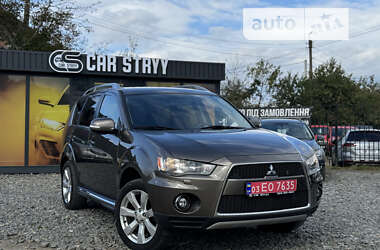 Позашляховик / Кросовер Mitsubishi Outlander XL 2010 в Стрию