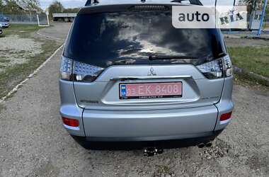 Позашляховик / Кросовер Mitsubishi Outlander XL 2012 в Калуші