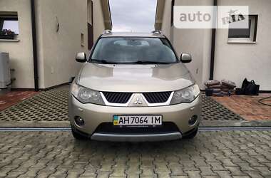 Позашляховик / Кросовер Mitsubishi Outlander XL 2007 в Ужгороді