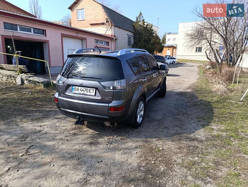 Позашляховик / Кросовер Mitsubishi Outlander XL 2008 в Кропивницькому