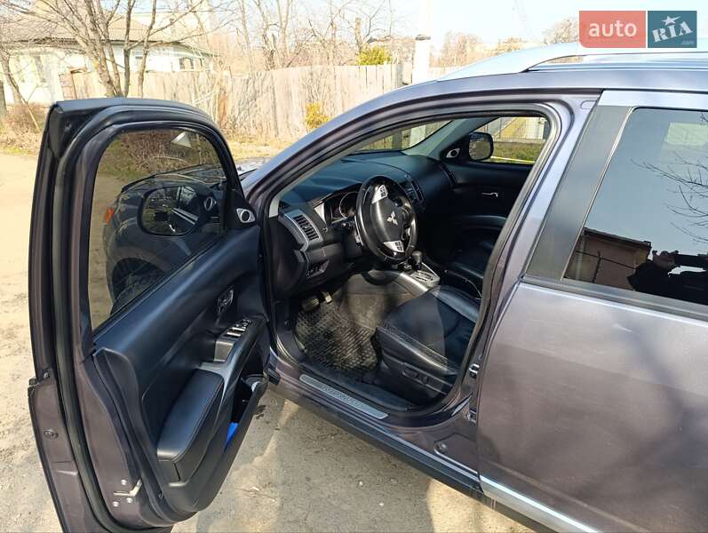 Позашляховик / Кросовер Mitsubishi Outlander XL 2008 в Кропивницькому