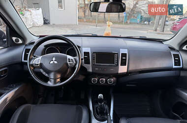 Внедорожник / Кроссовер Mitsubishi Outlander XL 2012 в Радомышле