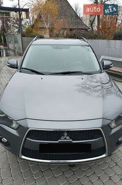 Внедорожник / Кроссовер Mitsubishi Outlander XL 2011 в Староконстантинове