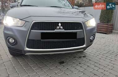 Внедорожник / Кроссовер Mitsubishi Outlander XL 2011 в Староконстантинове