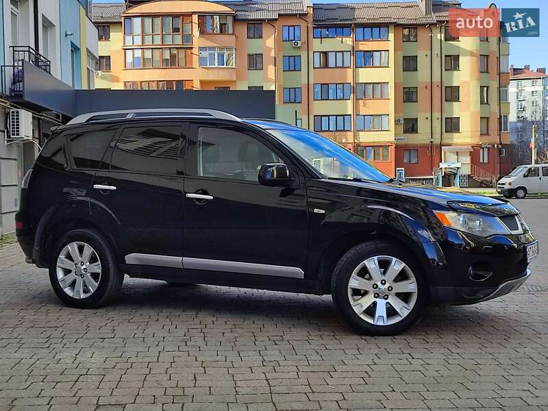 Позашляховик / Кросовер Mitsubishi Outlander XL 2008 в Івано-Франківську