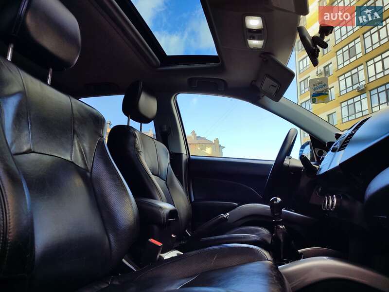 Позашляховик / Кросовер Mitsubishi Outlander XL 2008 в Івано-Франківську