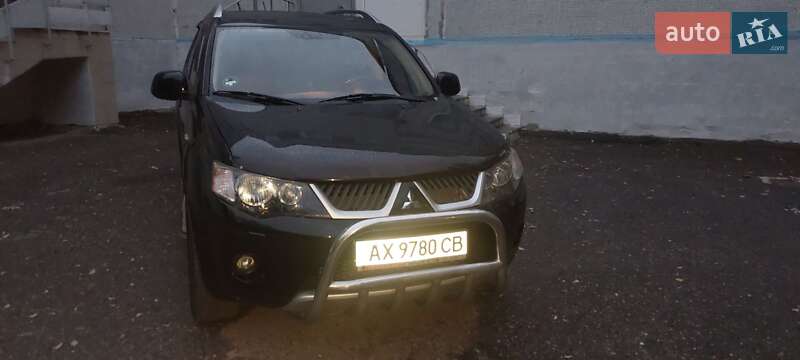 Внедорожник / Кроссовер Mitsubishi Outlander XL 2009 в Харькове