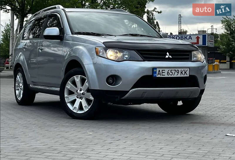 Внедорожник / Кроссовер Mitsubishi Outlander XL 2008 в Днепре
