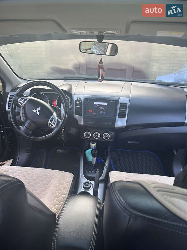 Позашляховик / Кросовер Mitsubishi Outlander XL 2007 в Могилів-Подільському