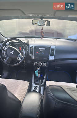 Позашляховик / Кросовер Mitsubishi Outlander XL 2007 в 
