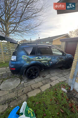 Позашляховик / Кросовер Mitsubishi Outlander XL 2007 в 