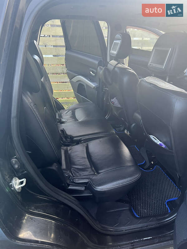 Позашляховик / Кросовер Mitsubishi Outlander XL 2007 в Могилів-Подільському