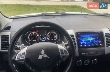 Внедорожник / Кроссовер Mitsubishi Outlander XL 2011 в 
