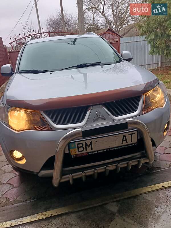 Внедорожник / Кроссовер Mitsubishi Outlander XL 2008 в Ромнах