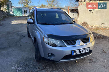 Позашляховик / Кросовер Mitsubishi Outlander XL 2009 в Миколаєві