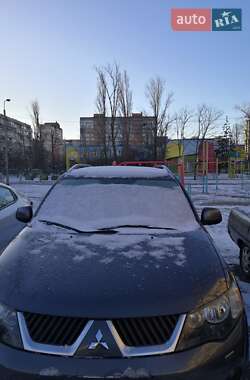 Позашляховик / Кросовер Mitsubishi Outlander XL 2008 в Києві