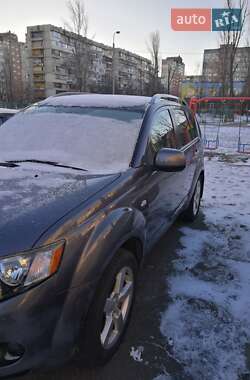 Позашляховик / Кросовер Mitsubishi Outlander XL 2008 в Києві