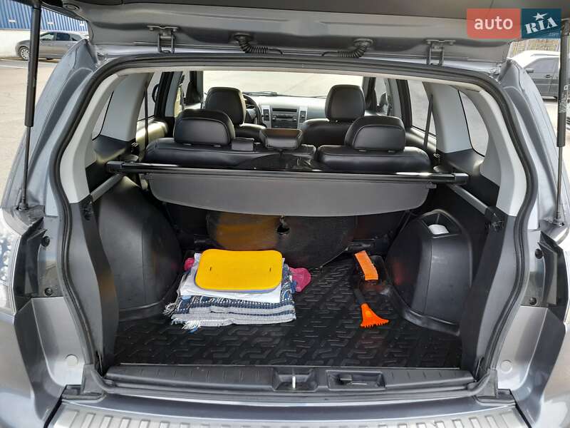 Внедорожник / Кроссовер Mitsubishi Outlander XL 2007 в Львове
